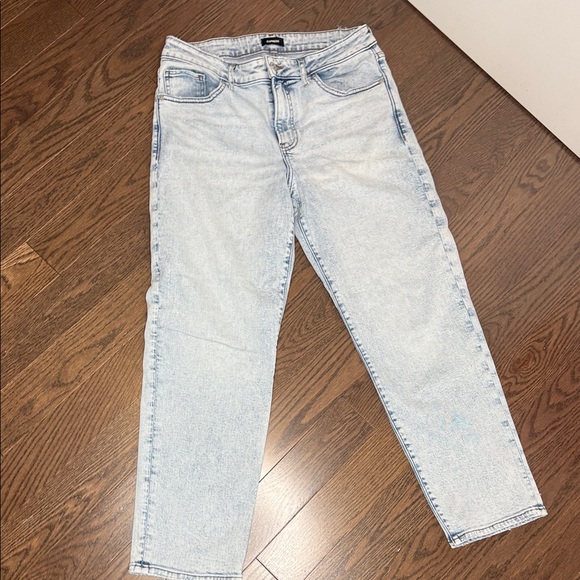 Express Boyfriend Jean Light Wash Women’s Size 10 Midrise - Picture 3 of 5